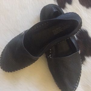 Adam Tucker slip in’s